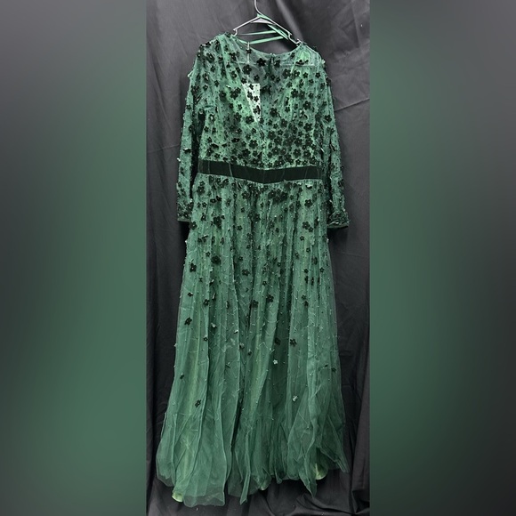 Mac Duggal 68440 NWT Green Floral Applique Long Sleeve A Line Gown - Picture 5 of 8
